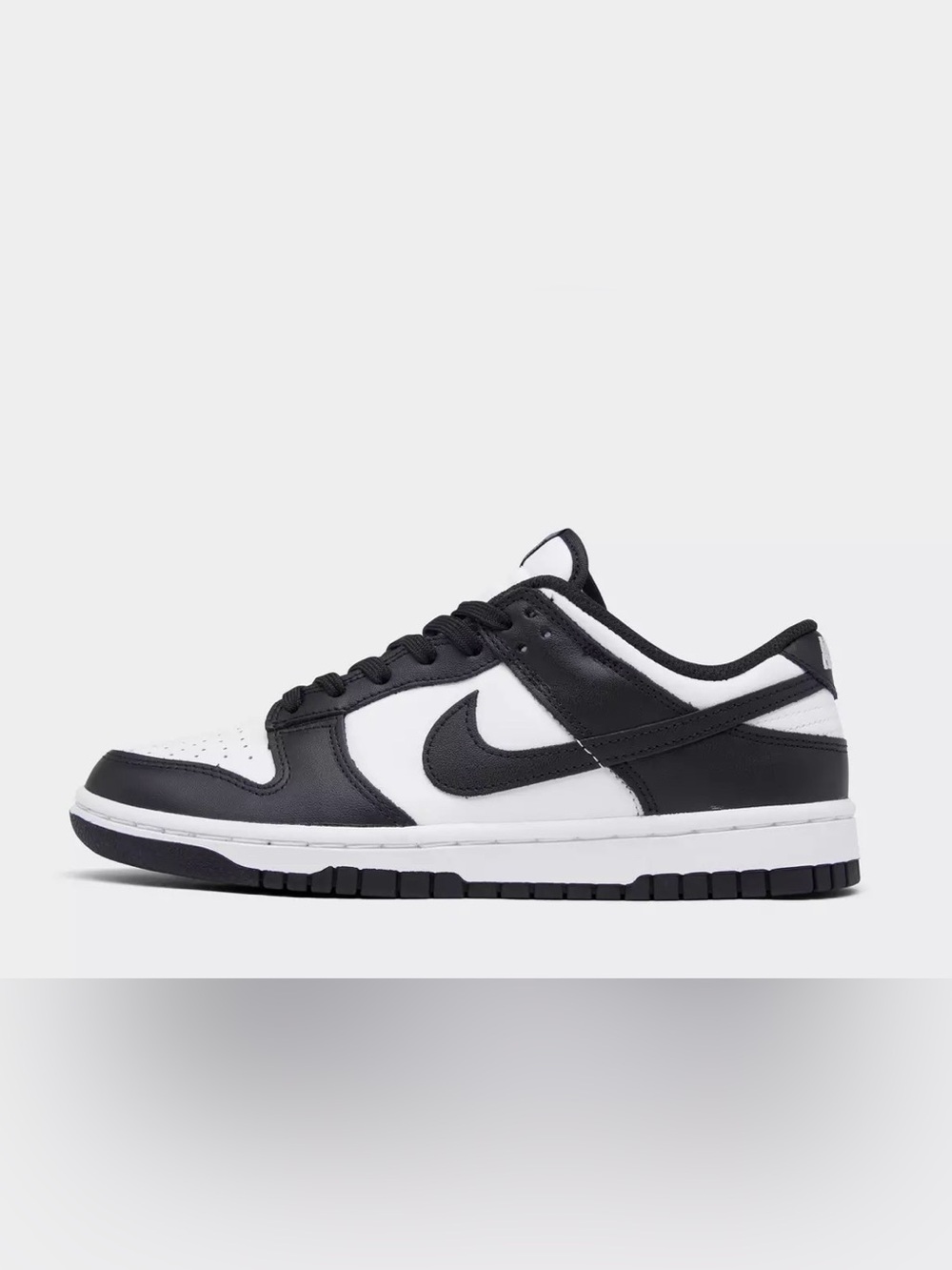 Nike women Black White Low-Top Sneakers